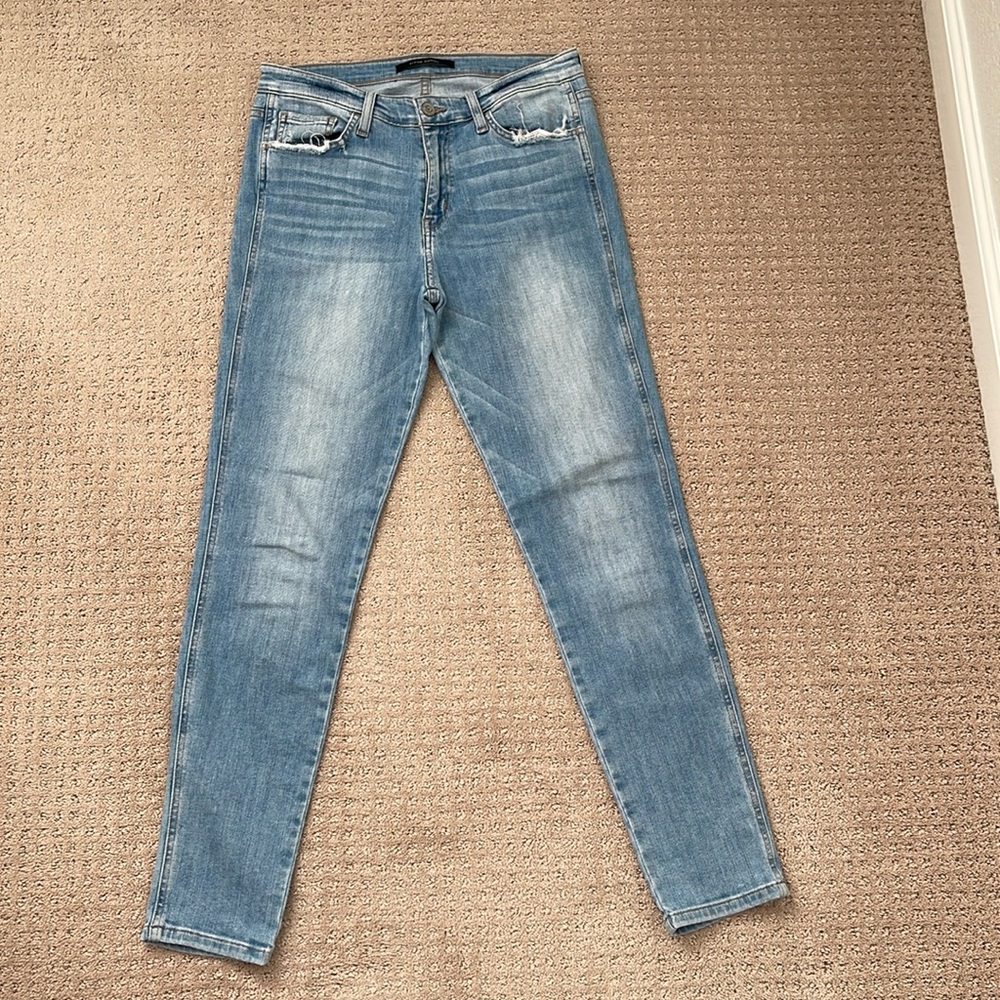 Flying Monkey brand women’s mid rise skinny jean